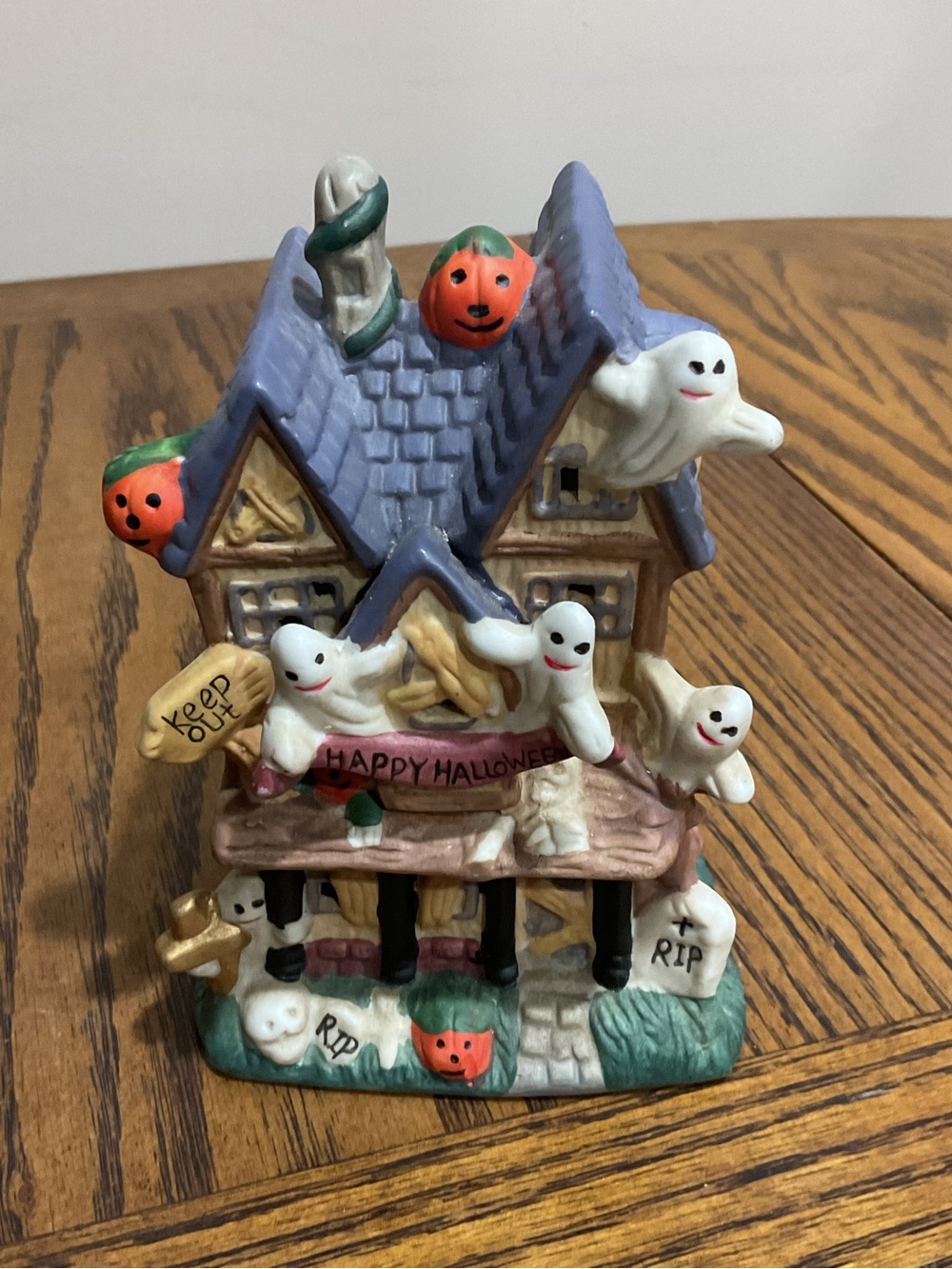 4 Halloween 👻 🎃 Ceramic Village Houses – Multi-Color - Picture 5 of 16